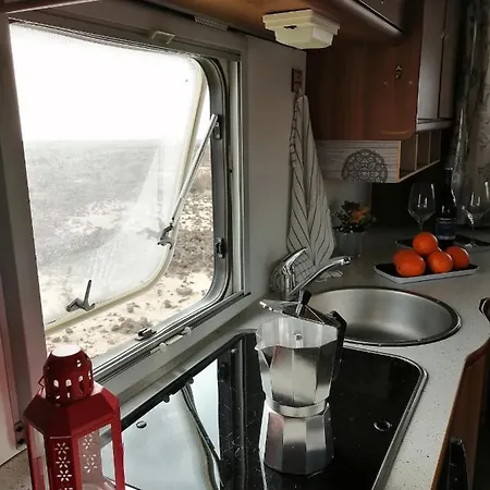 Autocaravana Fija En Parcela Ideal Para Surferos * Lajares
